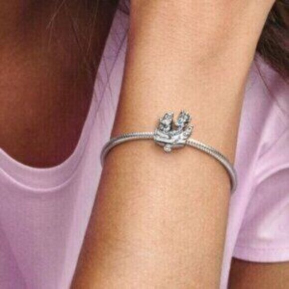 Pandora Disney Mickey Mouse & Minnie Mouse Airplane Charm - Picture 4 of 4